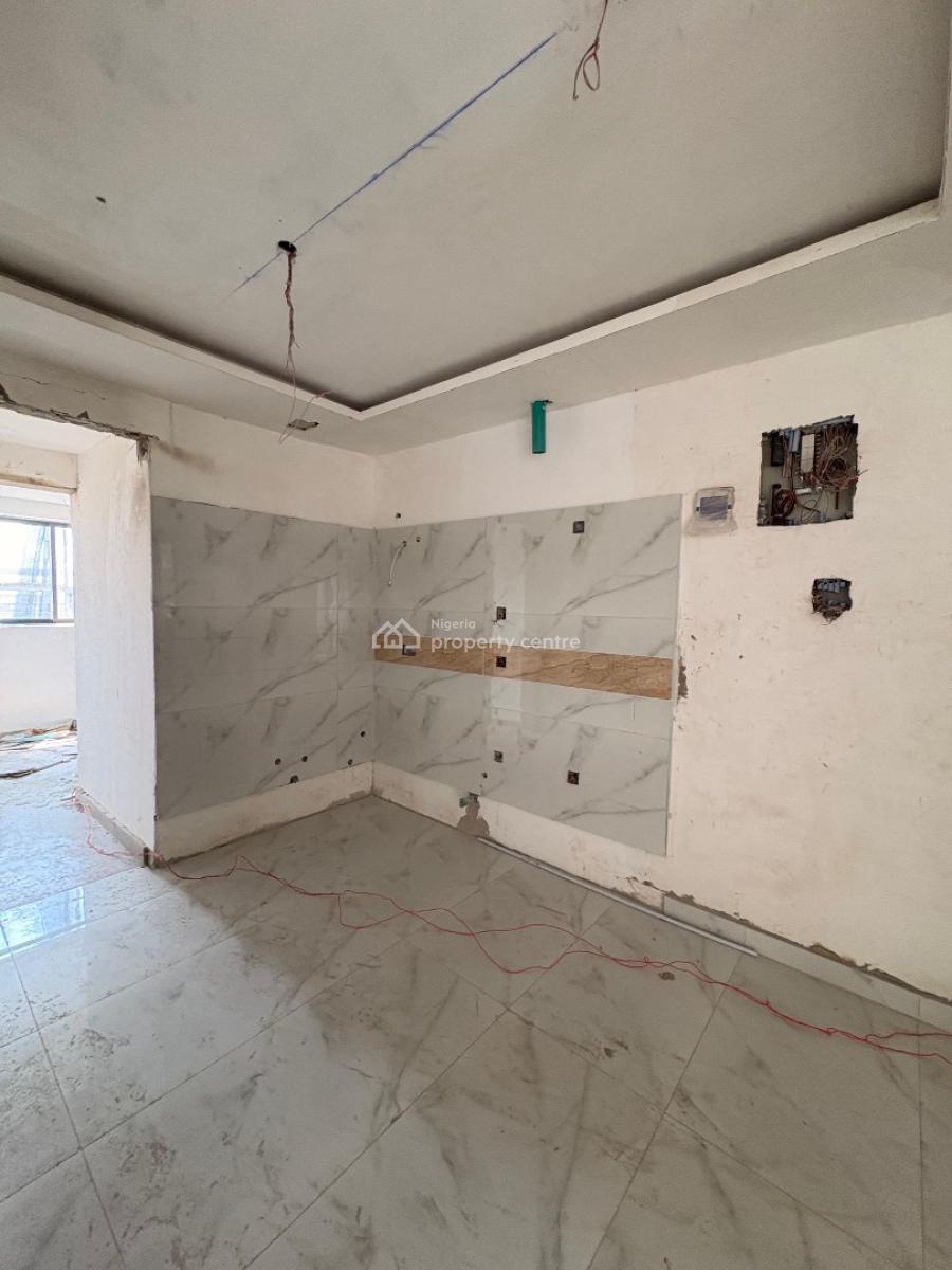 Spacious 2 Bedroom Apartment with Bq, Lekki Phase 1, Lekki Phase 1, Lekki, Lagos, Flat / Apartment for Sale