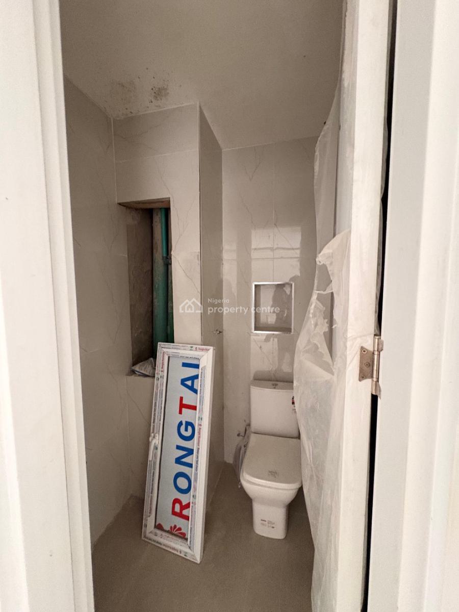 Spacious 2 Bedroom Apartment with Bq, Lekki Phase 1, Lekki Phase 1, Lekki, Lagos, Flat / Apartment for Sale