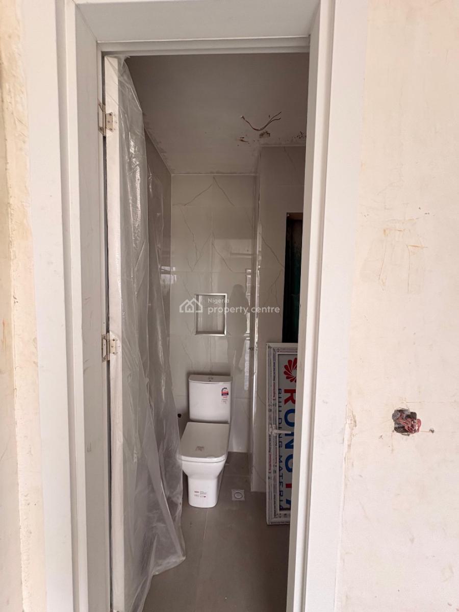Spacious 2 Bedroom Apartment with Bq, Lekki Phase 1, Lekki Phase 1, Lekki, Lagos, Flat / Apartment for Sale