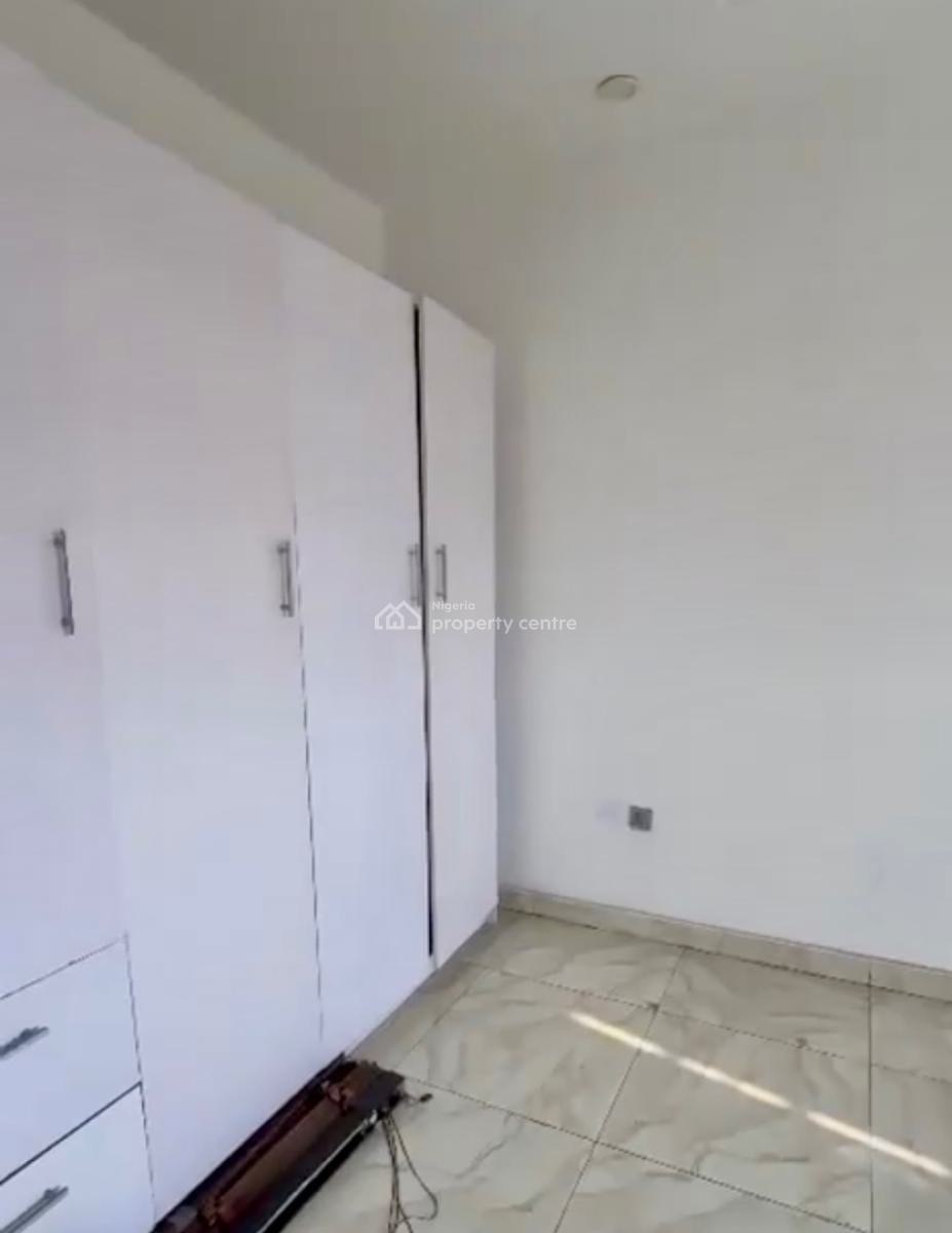 Just in: Very Spacious and Luxury Upstairs Close to The Express, Olokonla, Ajah, Lagos, Flat / Apartment for Rent