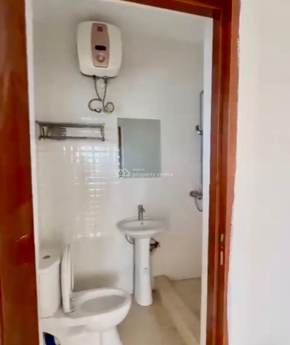 Just in: Very Spacious and Luxury Upstairs Close to The Express, Olokonla, Ajah, Lagos, Flat / Apartment for Rent