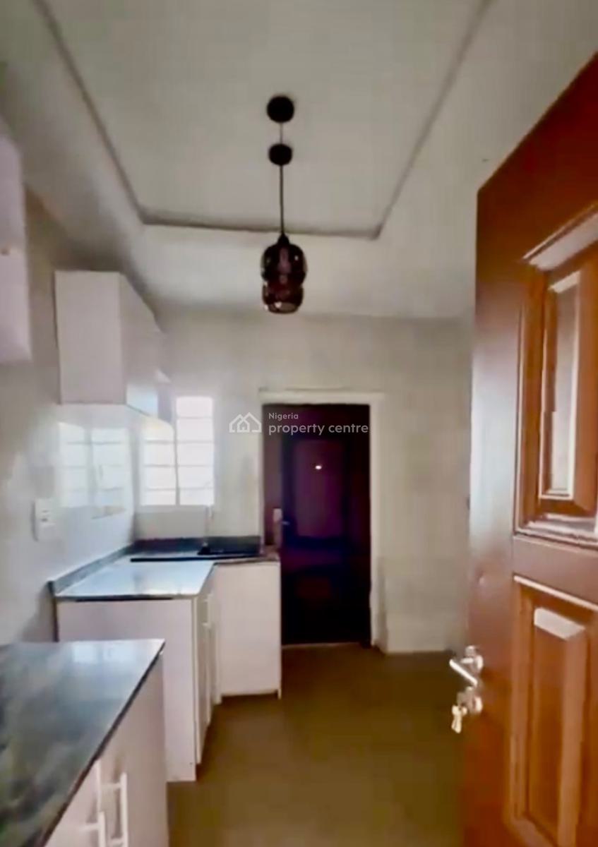 Just in: Very Spacious and Luxury Upstairs Close to The Express, Olokonla, Ajah, Lagos, Flat / Apartment for Rent