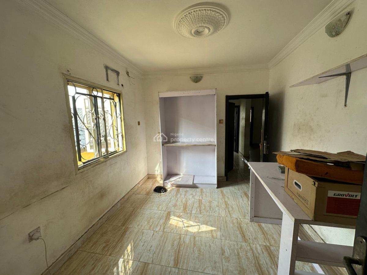 2 Bedroom Apartment, Off International Airport Road Ajao Estate, Isolo, Lagos, Flat / Apartment for Rent