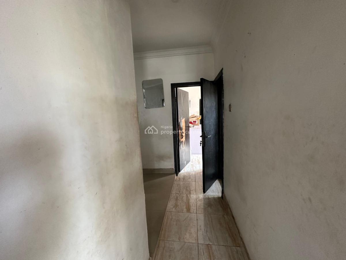 2 Bedroom Apartment, Off International Airport Road Ajao Estate, Isolo, Lagos, Flat / Apartment for Rent