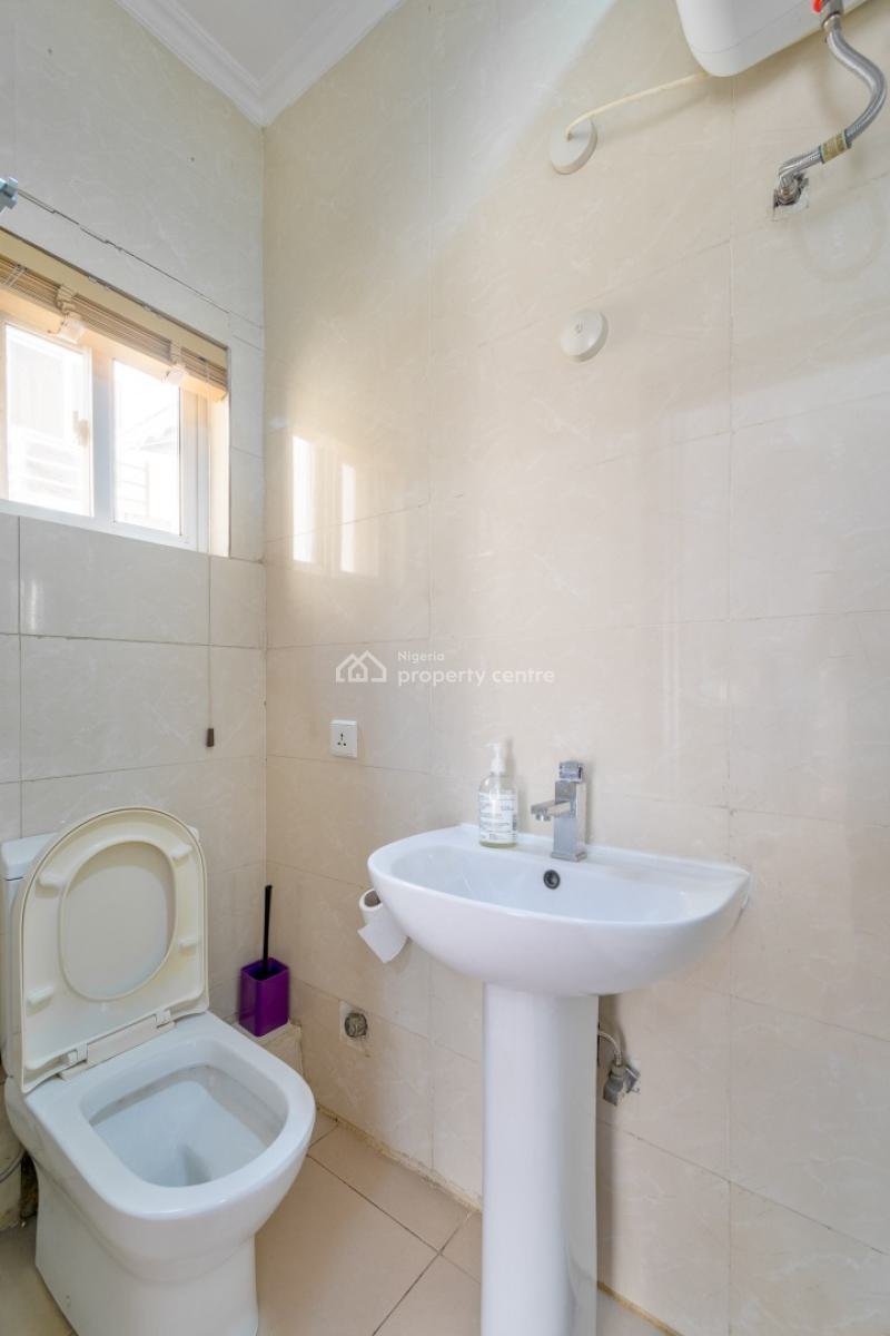 an Exquisitely Furnished and Serviced 3 Bedroom Penthouse Apartment, Cromwell Court Estate, Off Chevro Drive, Lekki, Lagos, Lekki, Lagos, Flat / Apartment for Rent