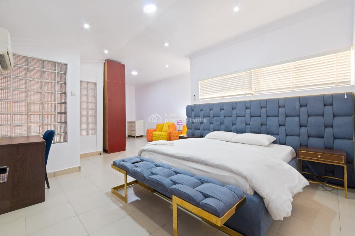 an Exquisitely Furnished and Serviced 3 Bedroom Penthouse Apartment, Cromwell Court Estate, Off Chevro Drive, Lekki, Lagos, Lekki, Lagos, Flat / Apartment for Rent