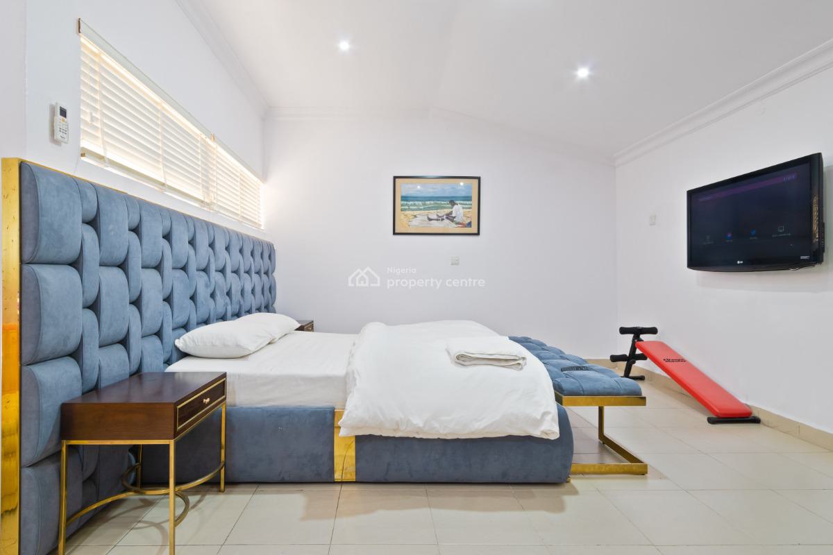 an Exquisitely Furnished and Serviced 3 Bedroom Penthouse Apartment, Cromwell Court Estate, Off Chevro Drive, Lekki, Lagos, Lekki, Lagos, Flat / Apartment for Rent