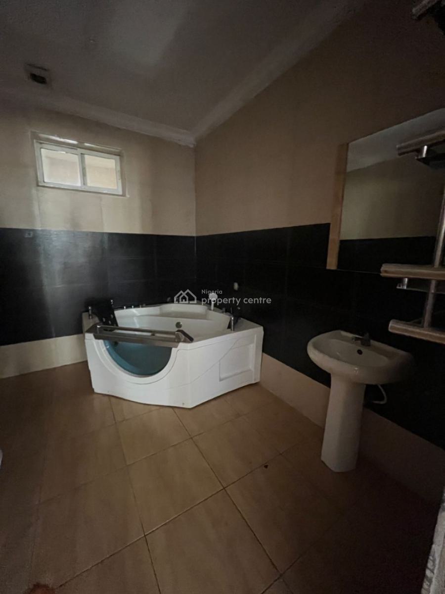 Spacious 4-bedroom Terrace Apartment with Bq, Lekki, Lagos, Flat / Apartment for Rent