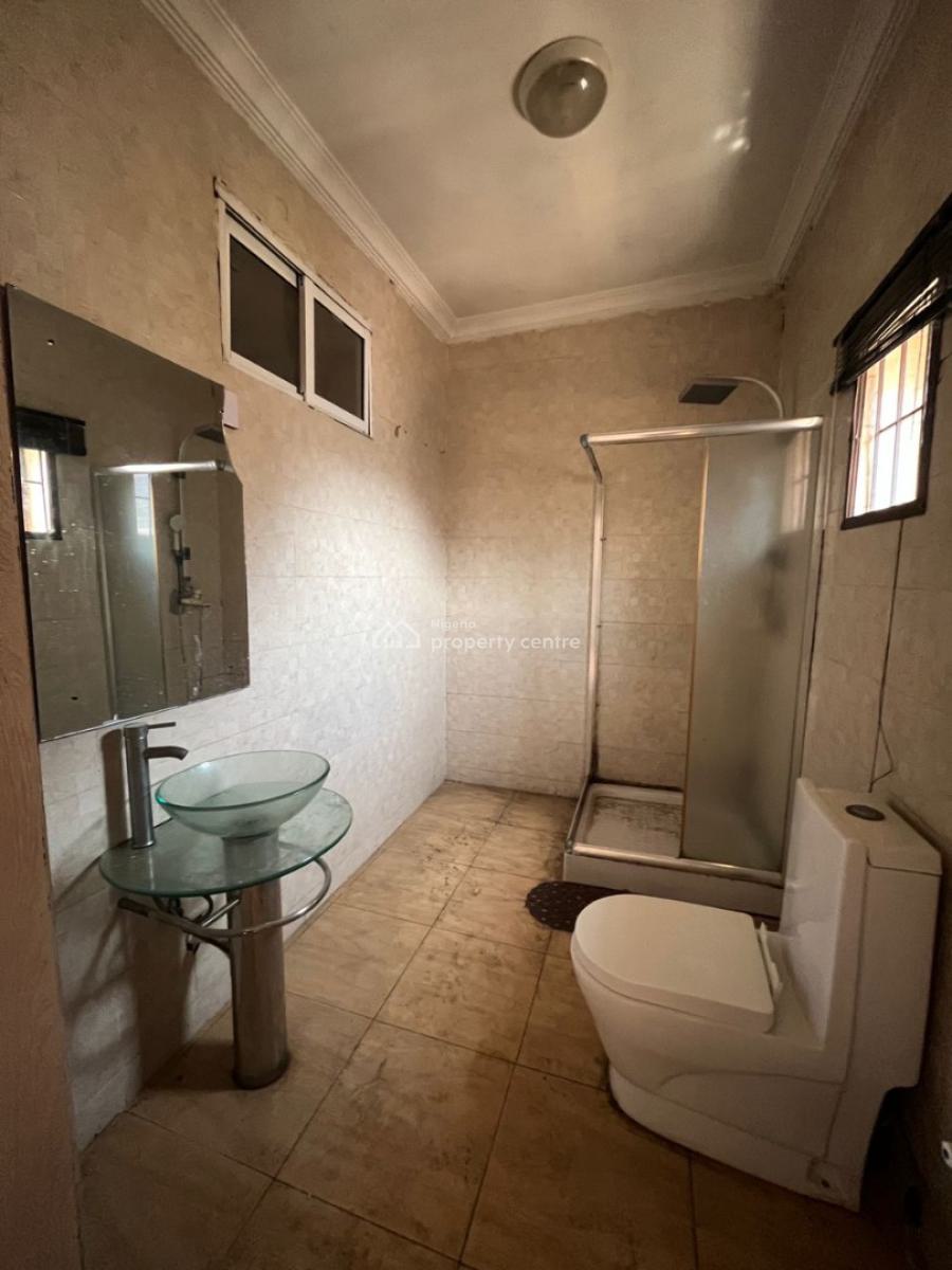 Spacious 4-bedroom Terrace Apartment with Bq, Lekki, Lagos, Flat / Apartment for Rent