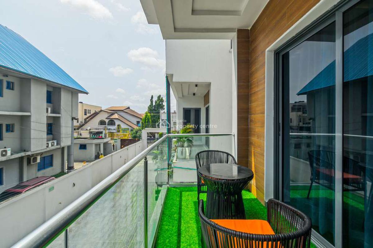 Luxury 1 Bedroom Apartment with Housekeeping and Snooker, Inbuilt Speakers and Massive Balcony, Lekki Phase 1, Lekki, Lagos, Flat / Apartment Short Let
