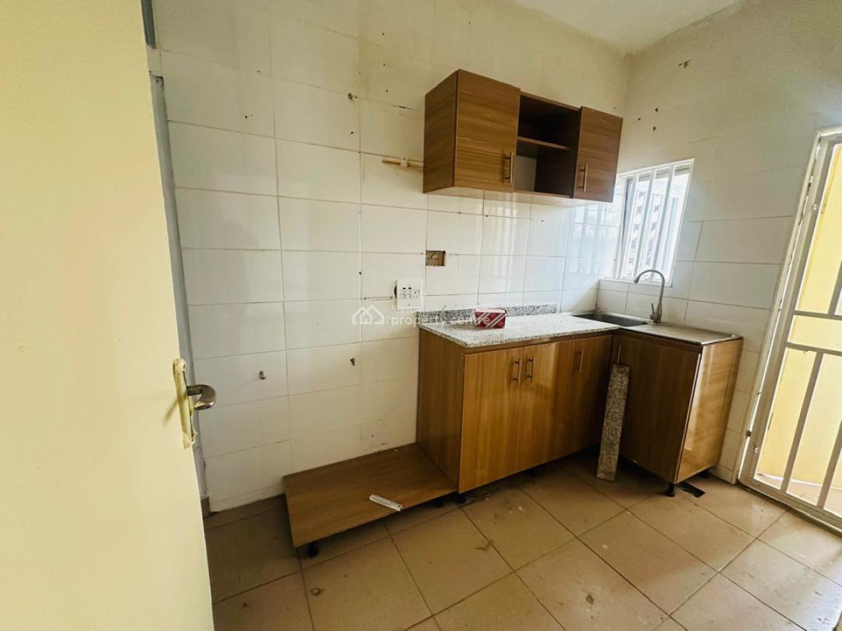 Nice 3 Bedroom Spacious Block of Flat, Serene Neighborhood, Wuse 2, Abuja, Flat / Apartment for Rent