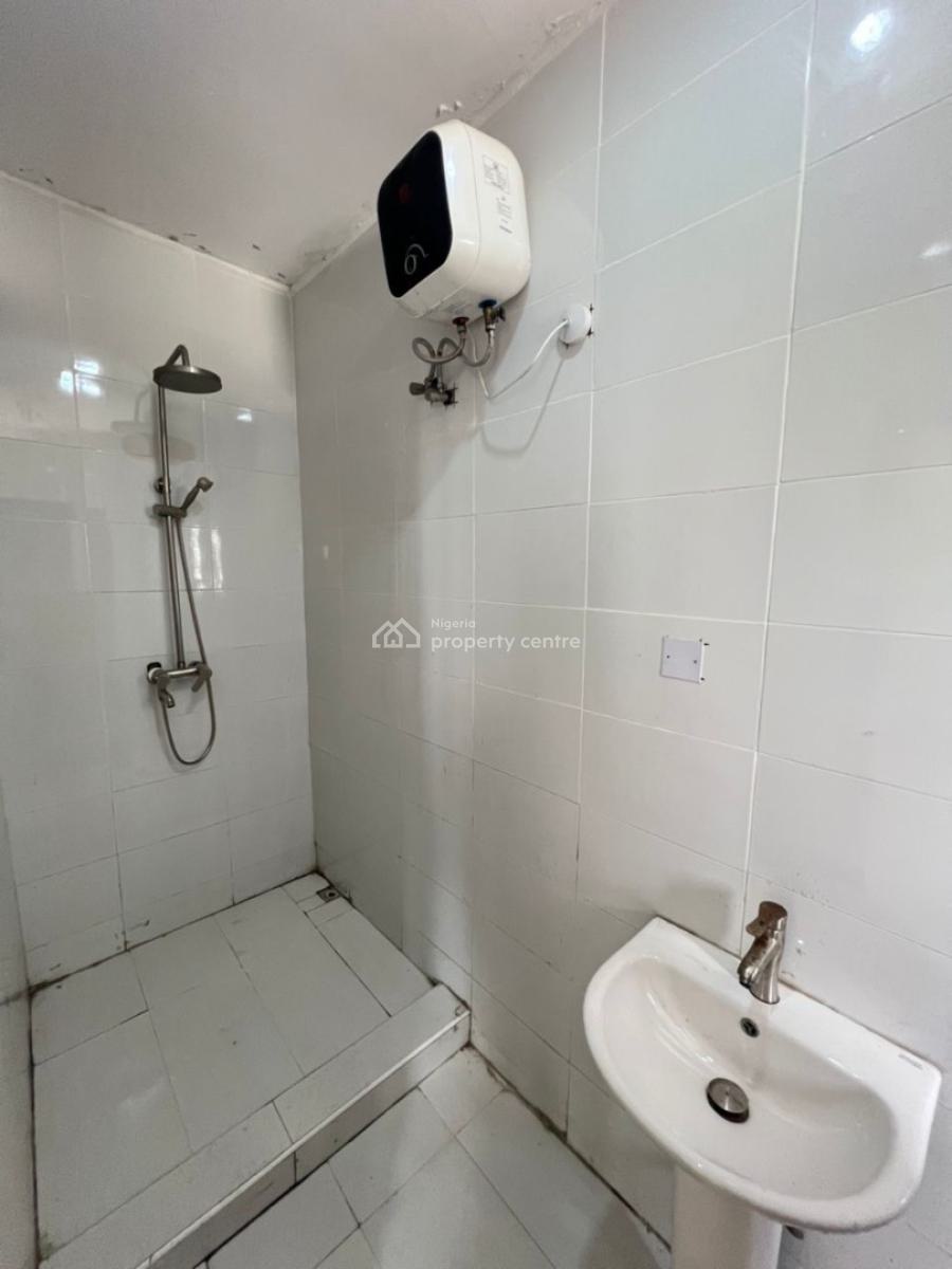 Spacious 3 Bedroom Apartment with a Bq, Orchid Road, Lekki Expressway, Lekki, Lagos, Flat / Apartment for Sale