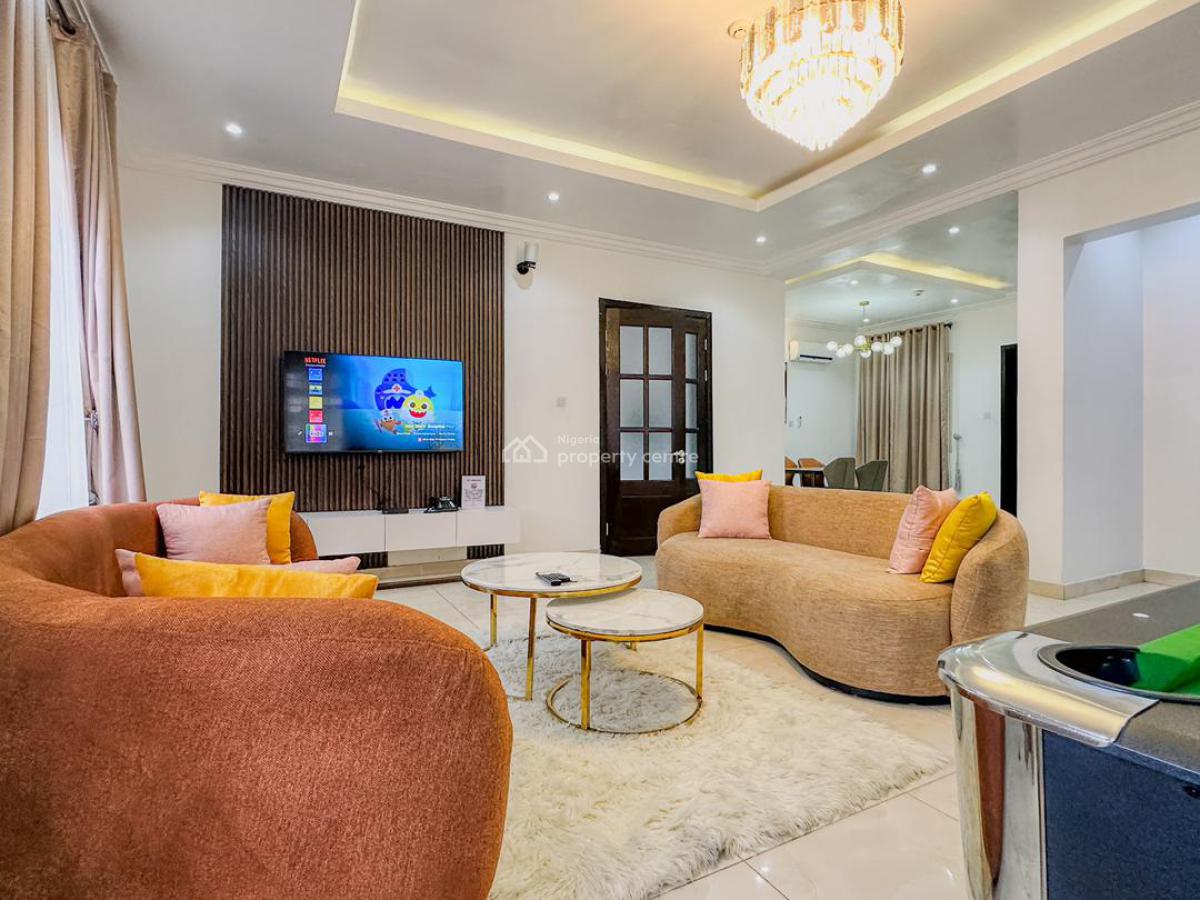 Classically Designed 3 Bedroom Apartment with Speedy Wi-fi, Comfortable Stay, Serene Environment, Lekki, Lagos, Flat / Apartment Short Let