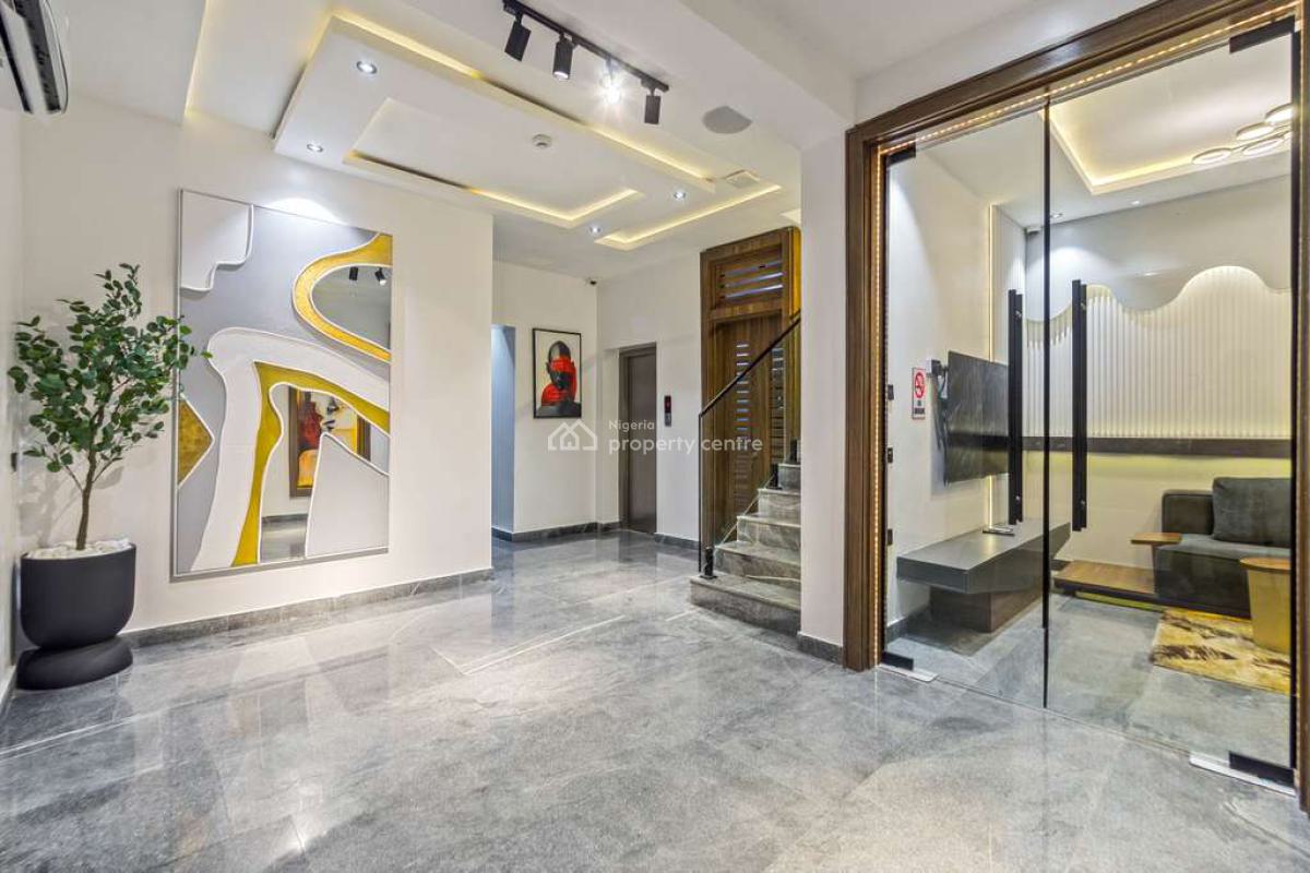 Charming 1 Bedroom Apartment with Game Room, Elevator & Balcony, Inbuilt Speaker, Secured Environment, Lekki Phase 1, Lekki, Lagos, Flat / Apartment Short Let