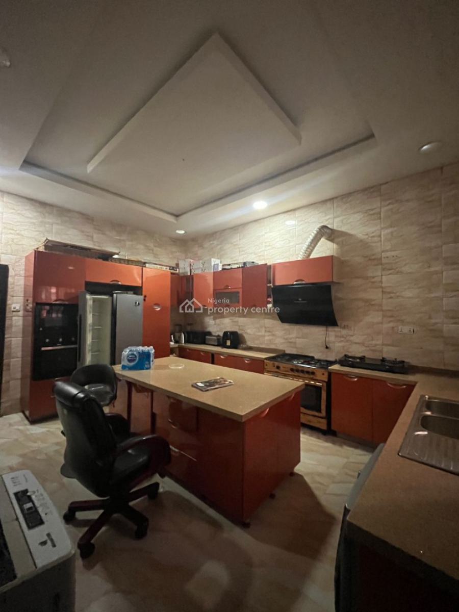 Well-maintained 6-bedroom Detached Duplex in a Self-compound, Ikate, Lekki, Lagos, Detached Duplex for Rent