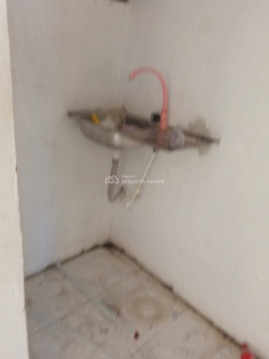 Spacious Pay N Park Roomself Upstairs with Easy Accessibility, Off Morroco, Shomolu, Lagos, Self Contain (single Rooms) for Rent