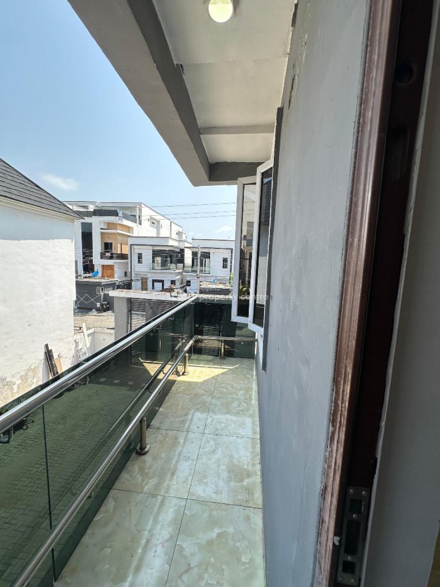 Beautiful and Well Spacious Single Room in a Duplex (master Bedroom), Orchid Road Lekki, Royal Pine Estate Gate 3, Lekki, Lagos, Self Contain (single Rooms) for Rent