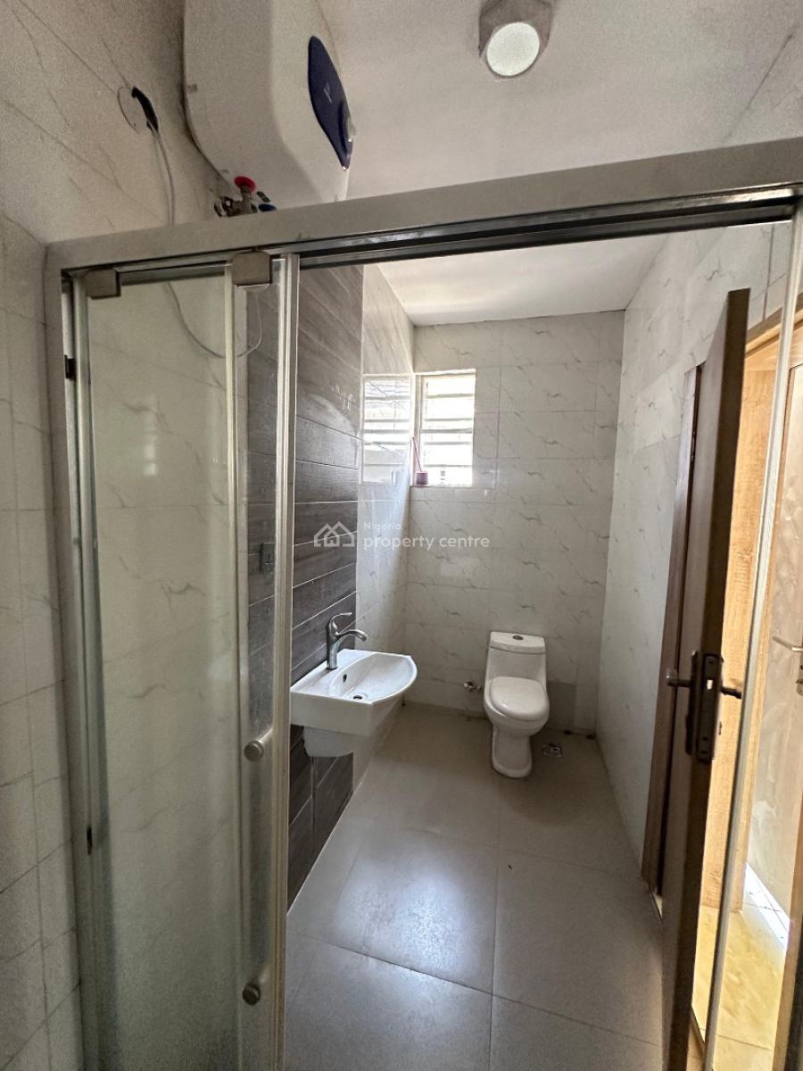 Beautiful and Well Spacious Single Room in a Duplex (master Bedroom), Orchid Road Lekki, Royal Pine Estate Gate 3, Lekki, Lagos, Self Contain (single Rooms) for Rent