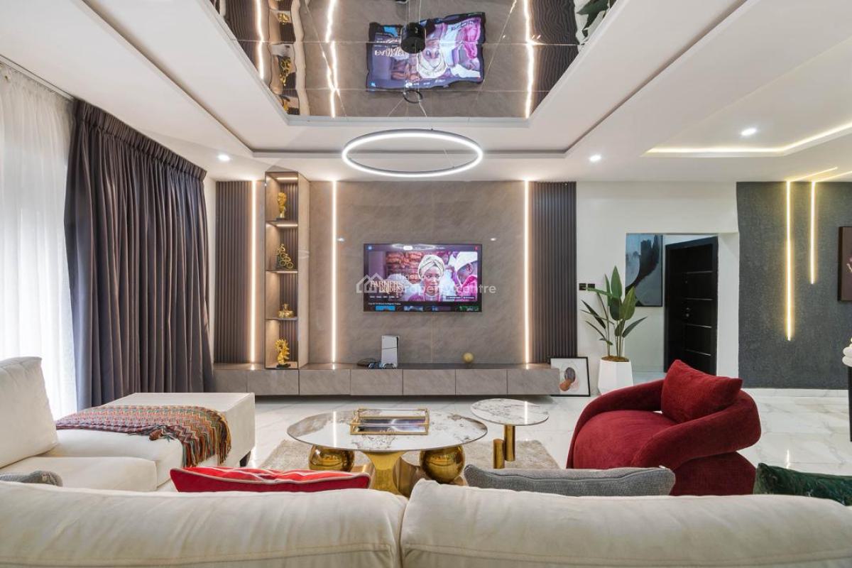 Luxury 2 Bedroom with Pool, Gym, Ps5, Snooker/table Tennis, Balcony Vi, Old Ikoyi, Ikoyi, Lagos, Flat / Apartment Short Let