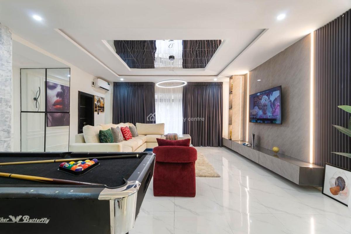 Luxury 2 Bedroom with Pool, Gym, Ps5, Snooker/table Tennis, Balcony Vi, Old Ikoyi, Ikoyi, Lagos, Flat / Apartment Short Let