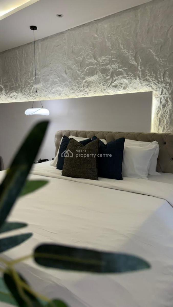 Luxury 1 Bedroom with Pool, Gym, Ps5, Snooker/table Tennis, Balcony, Lekki Phase 1, Lekki, Lagos, Flat / Apartment Short Let