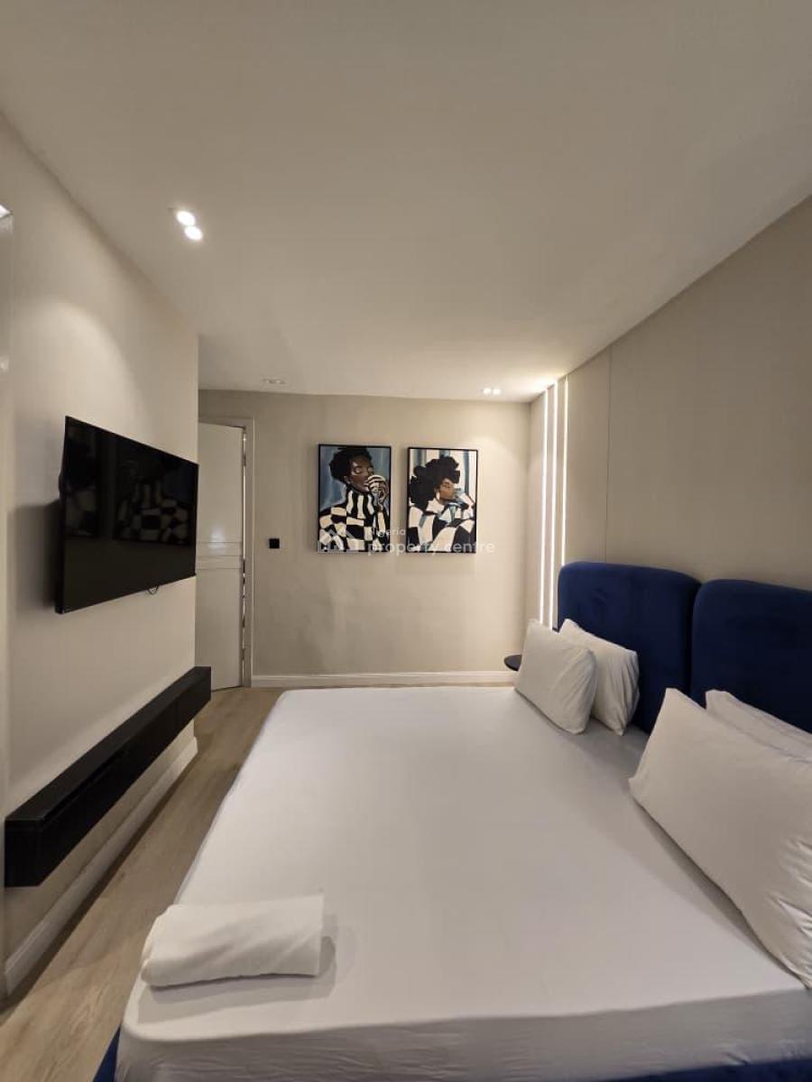 Luxury 1 Bedroom with Pool, Gym, Ps5, Snooker/table Tennis, Balcony, Lekki Phase 1, Lekki, Lagos, Flat / Apartment Short Let