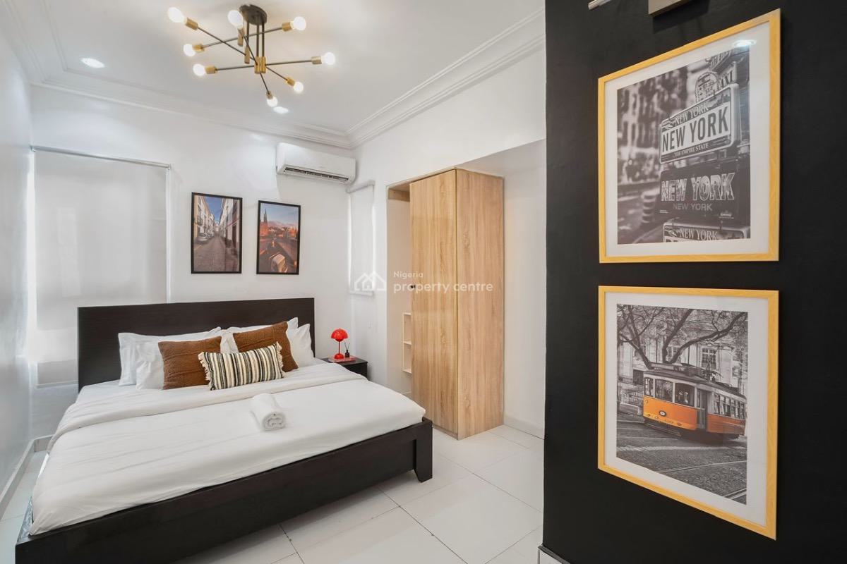 Luxury 1 Bedroom with Pool, Gym, Ps5, Snooker/table Tennis, Balcony Vi, Lekki Phase 1, Lekki, Lagos, Flat / Apartment Short Let