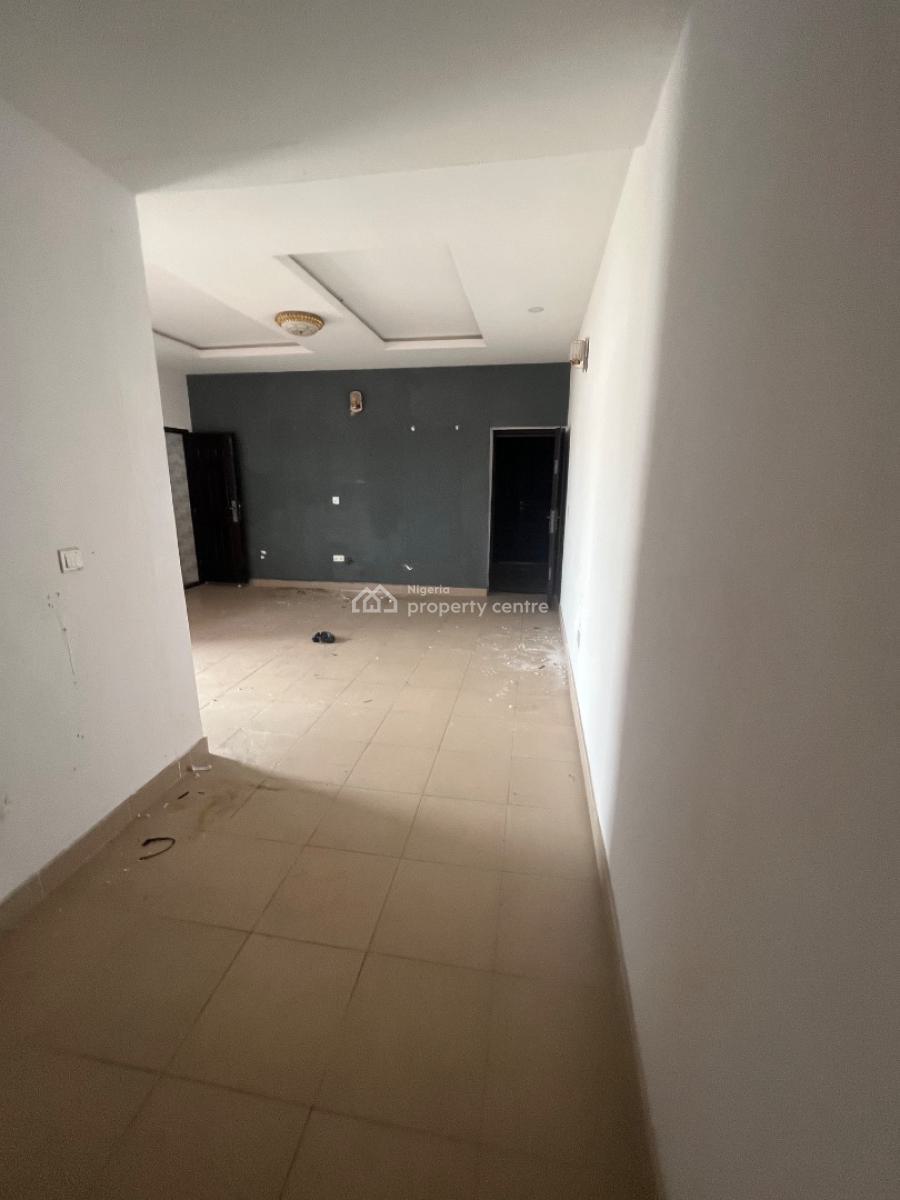 Clean and Spacious 2 Bedroom Flat Upstairs, Mobil Road Ilaje, Ajah, Lagos, House for Rent