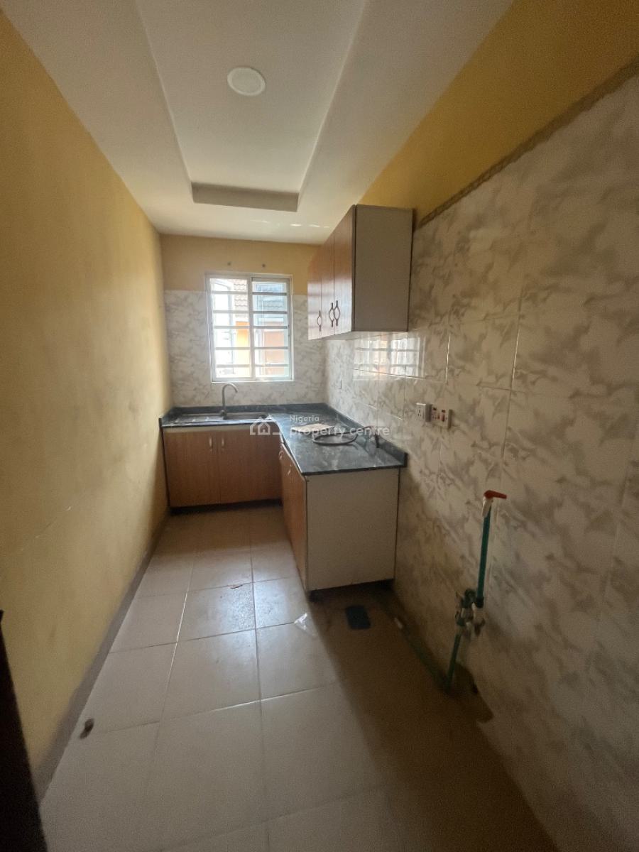 Clean and Spacious 2 Bedroom Flat Upstairs, Mobil Road Ilaje, Ajah, Lagos, House for Rent