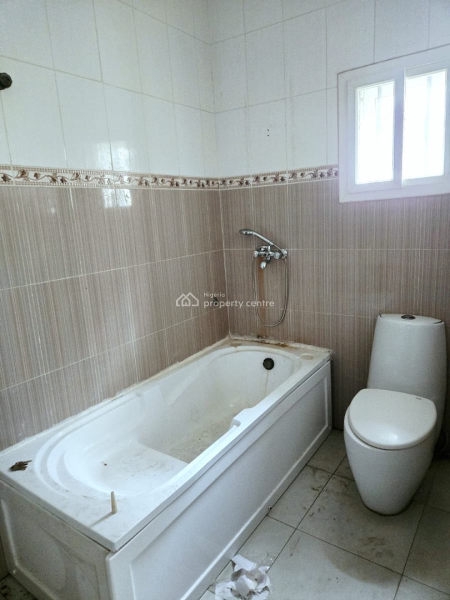 Spacious 5-bedroom Detached House for Commercial Use, Lekki Phase 1, Lekki, Lagos, Office Space for Rent