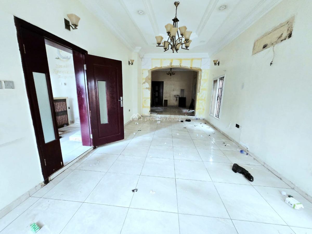 Spacious 5-bedroom Detached House for Commercial Use, Lekki Phase 1, Lekki, Lagos, Office Space for Rent