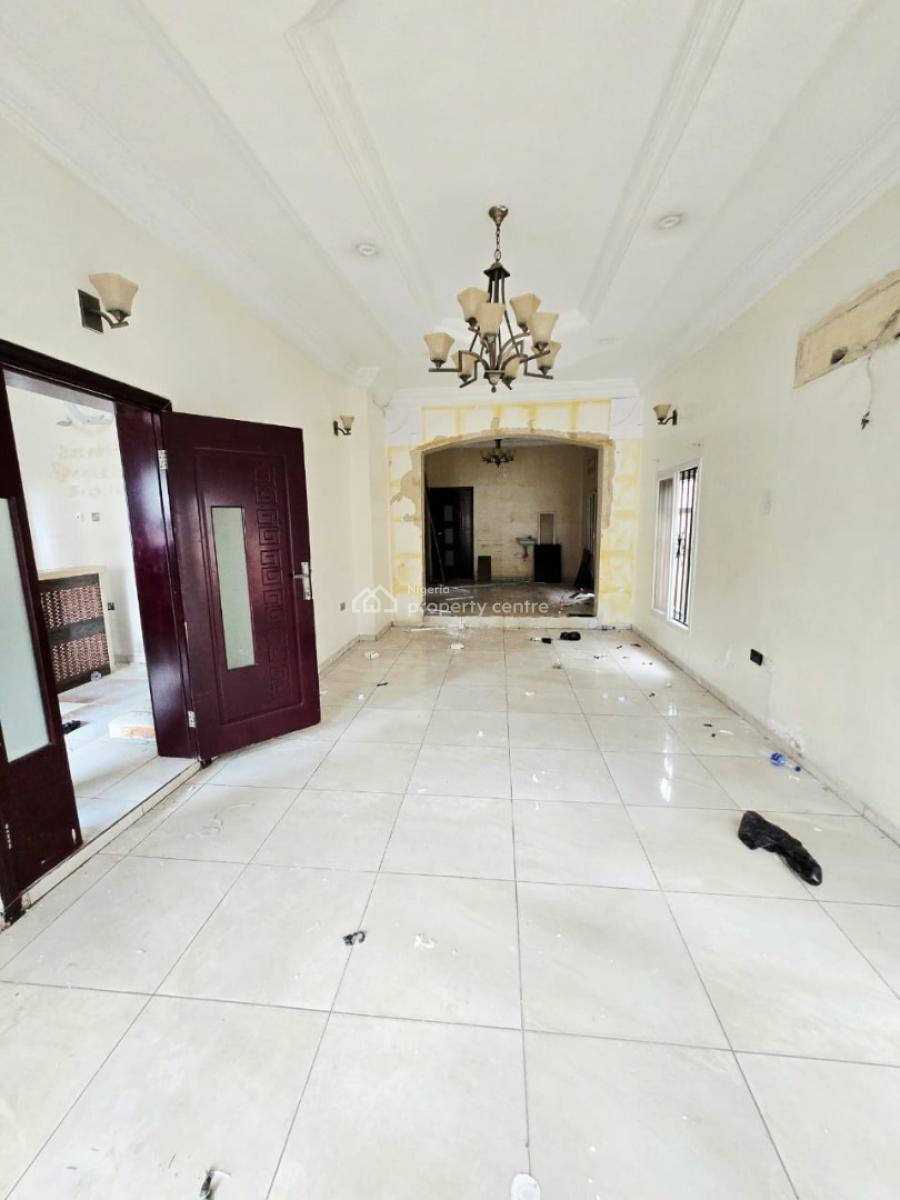 Spacious 5-bedroom Detached House for Commercial Use, Lekki Phase 1, Lekki, Lagos, Office Space for Rent