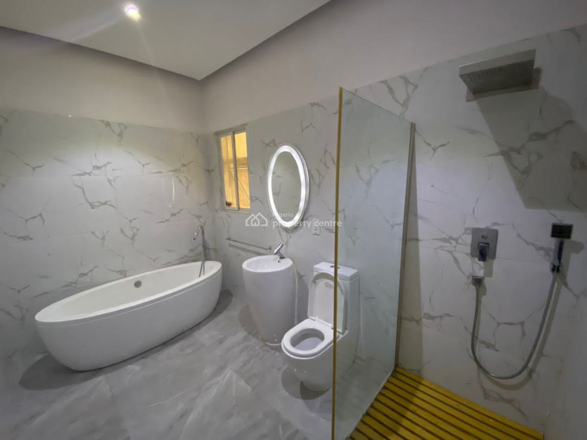 Well Maintained 3 Bedroom Ensuite Apartment with Laundry Room & Waterview, Banana Island, Ikoyi, Lagos, Flat / Apartment for Sale