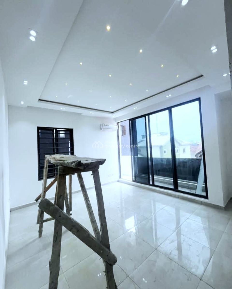 Nicely Built 3-bedroom Apartment, Lekki Phase 1, Lekki, Lagos, Flat / Apartment for Sale