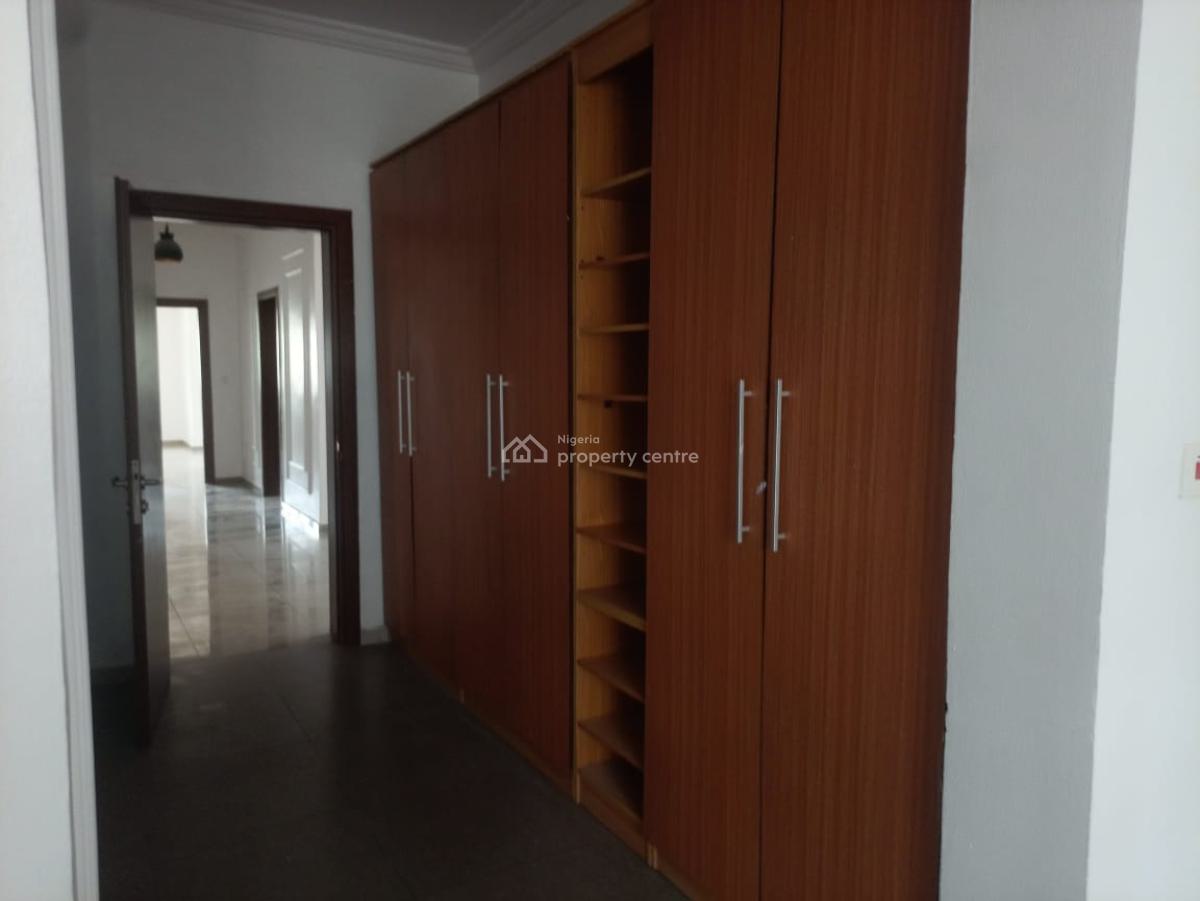 Spacious 3 Bedrooms Apartment, Lekki Phase 1, Lekki, Lagos, Flat / Apartment for Rent