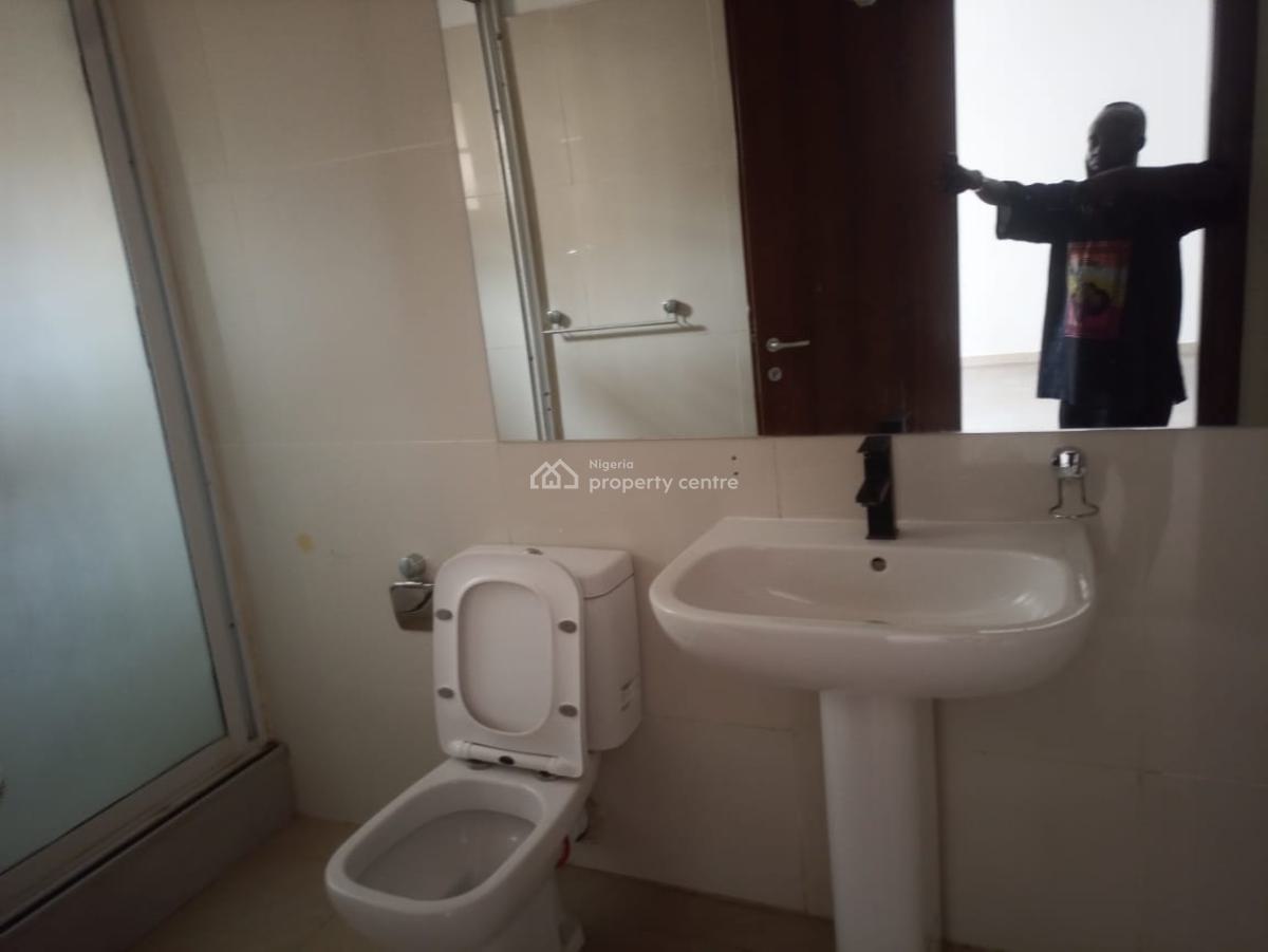 Spacious 3 Bedrooms Apartment, Lekki Phase 1, Lekki, Lagos, Flat / Apartment for Rent