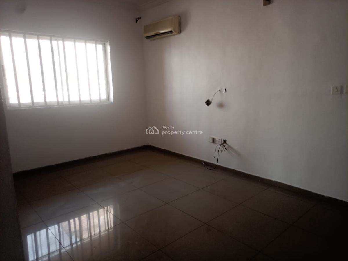 Spacious 3 Bedrooms Apartment, Lekki Phase 1, Lekki, Lagos, Flat / Apartment for Rent