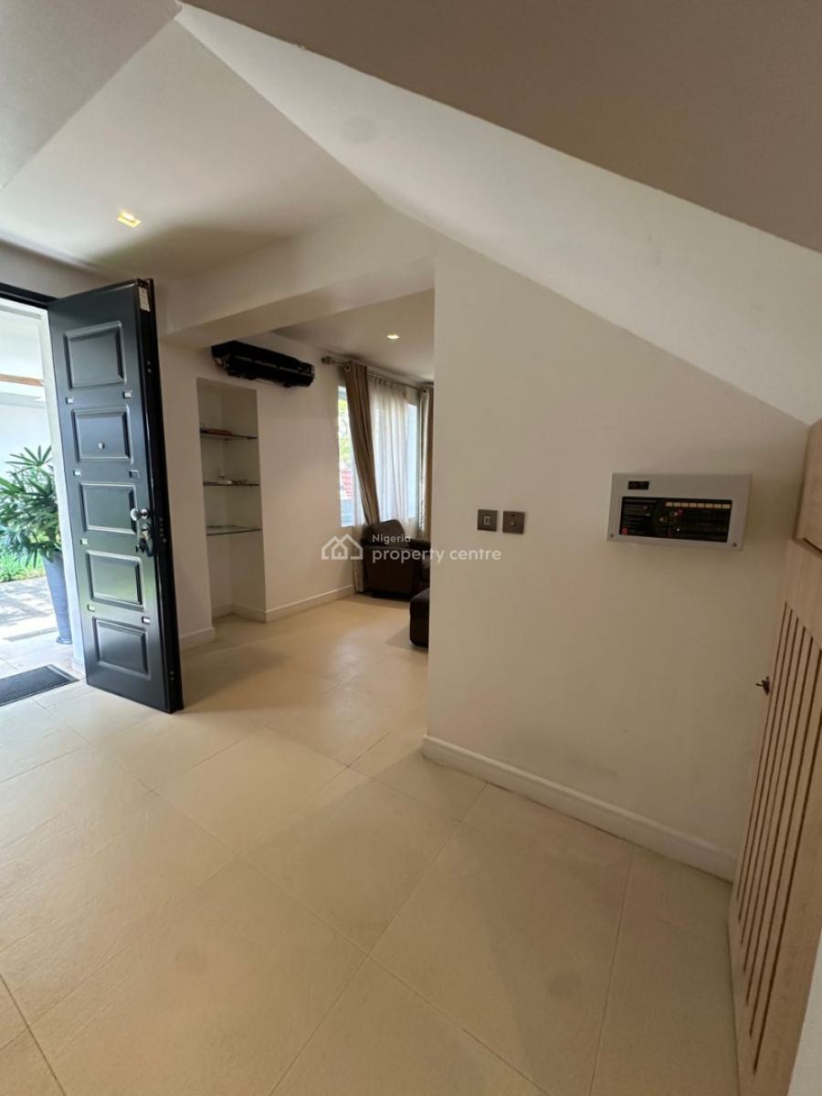 Clean & Well-maintained 3-bedroom Terrace with Bq, Banana Island, Ikoyi, Lagos, Terraced Duplex for Rent