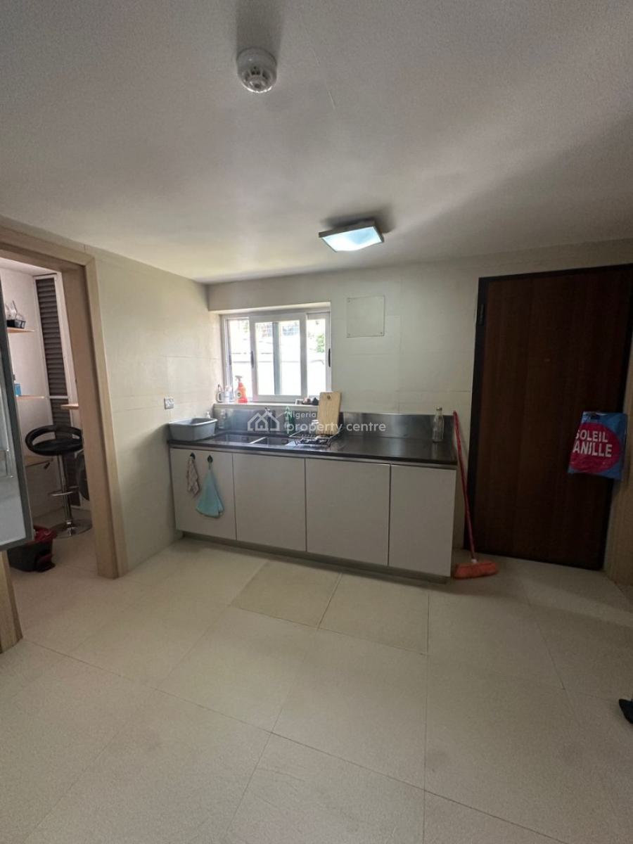 Clean & Well-maintained 3-bedroom Terrace with Bq, Banana Island, Ikoyi, Lagos, Terraced Duplex for Rent