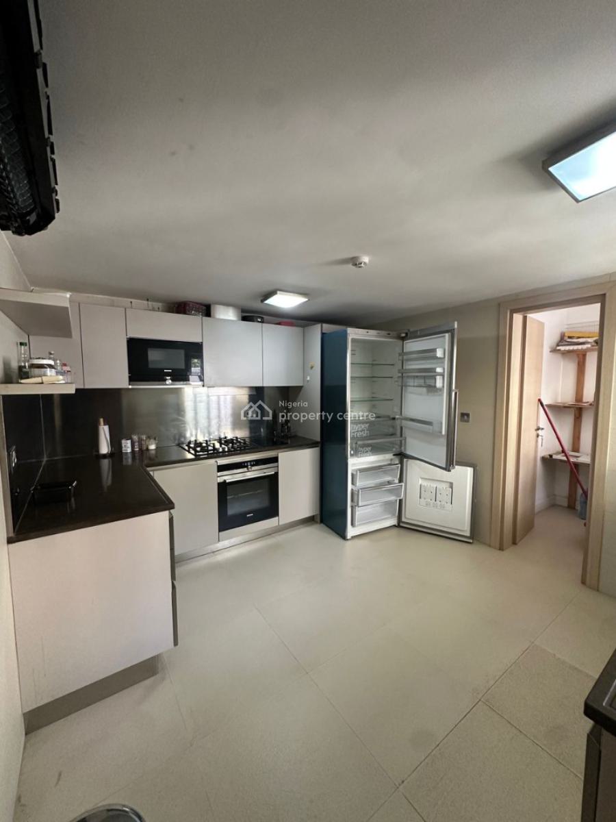 Clean & Well-maintained 3-bedroom Terrace with Bq, Banana Island, Ikoyi, Lagos, Terraced Duplex for Rent