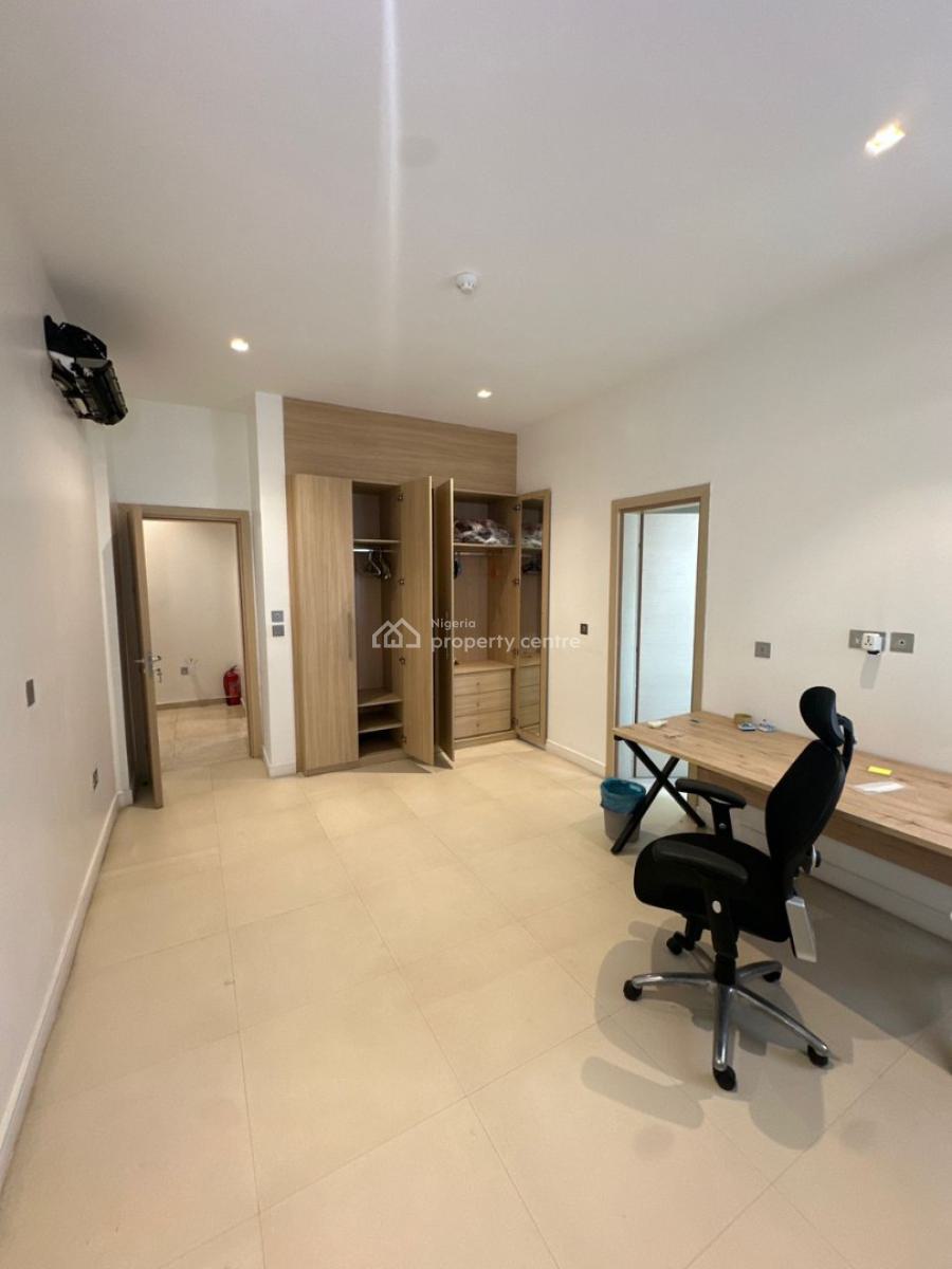 Clean & Well-maintained 3-bedroom Terrace with Bq, Banana Island, Ikoyi, Lagos, Terraced Duplex for Rent