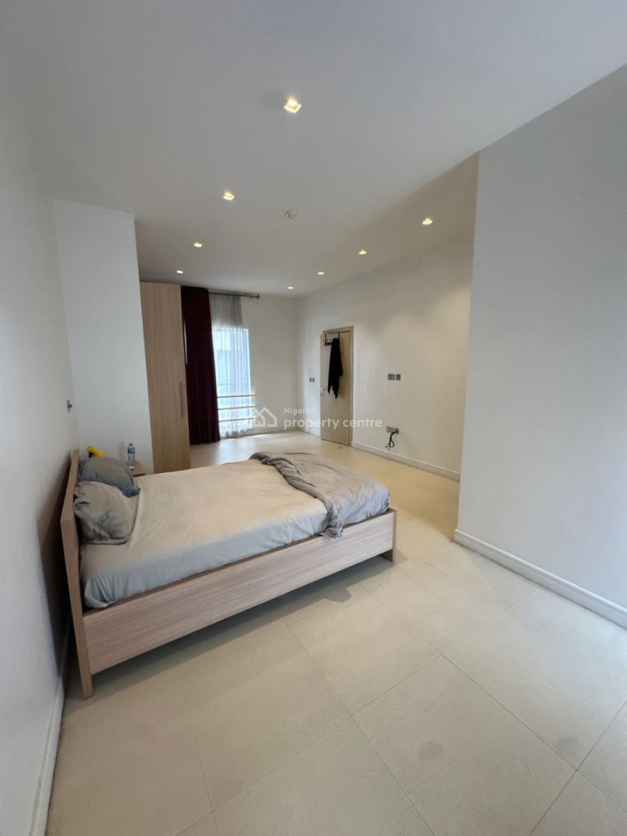 Clean & Well-maintained 3-bedroom Terrace with Bq, Banana Island, Ikoyi, Lagos, Terraced Duplex for Rent