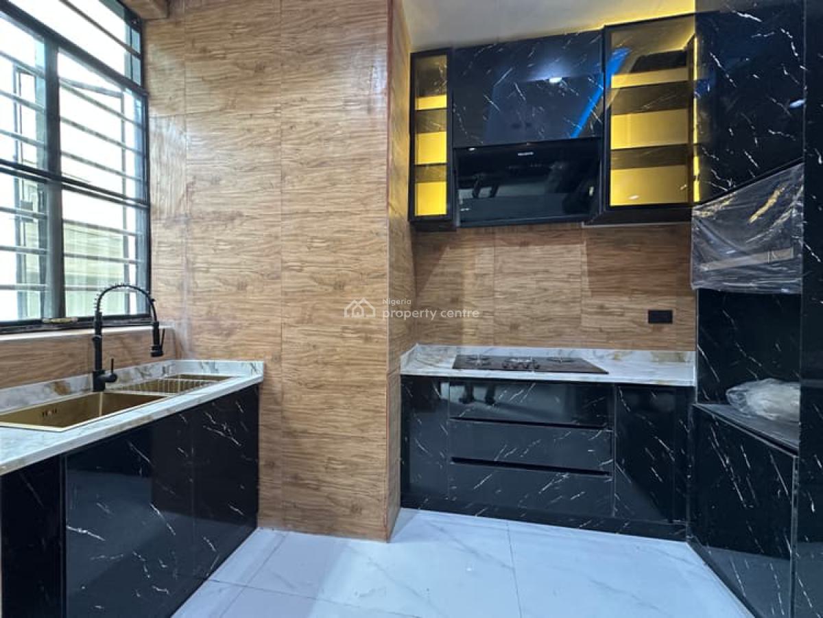 Well Finished 3 Bedroom Apartments, Lekki Phase 1, Lekki, Lagos, Flat / Apartment for Sale