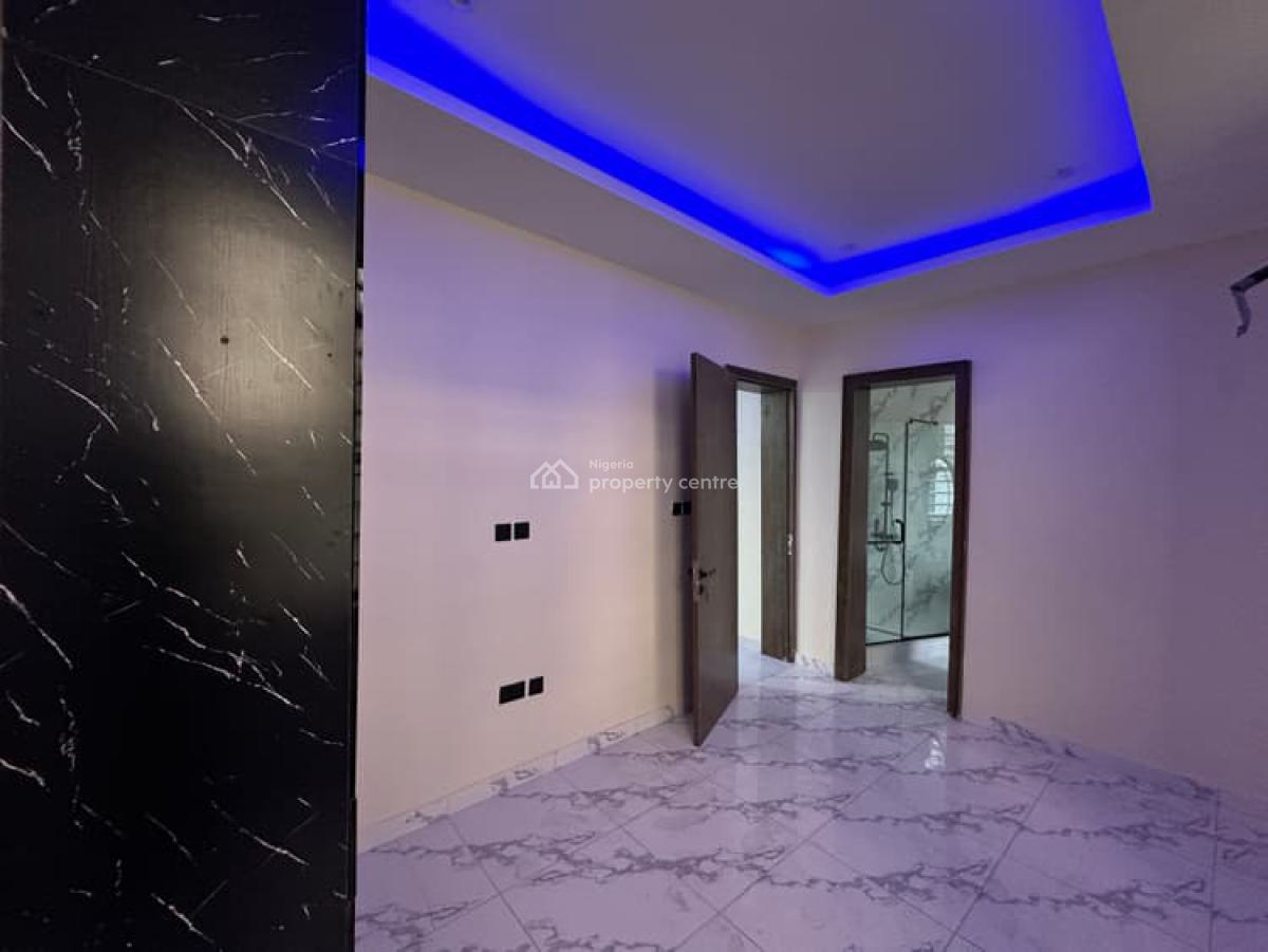 Well Finished 3 Bedroom Apartments, Lekki Phase 1, Lekki, Lagos, Flat / Apartment for Sale