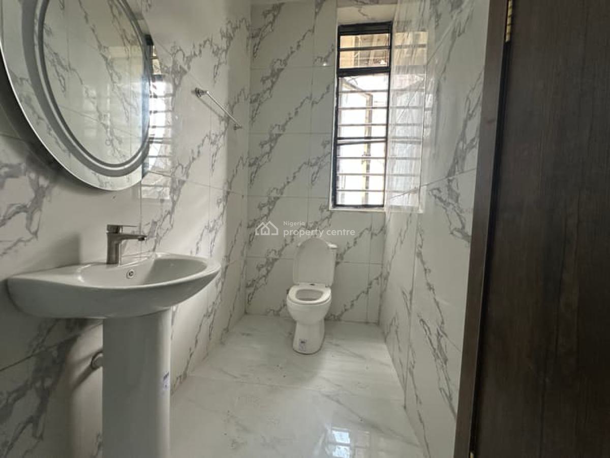 Well Finished 2 Bedroom Apartment, Lekki Phase 1, Lekki, Lagos, Flat / Apartment for Sale