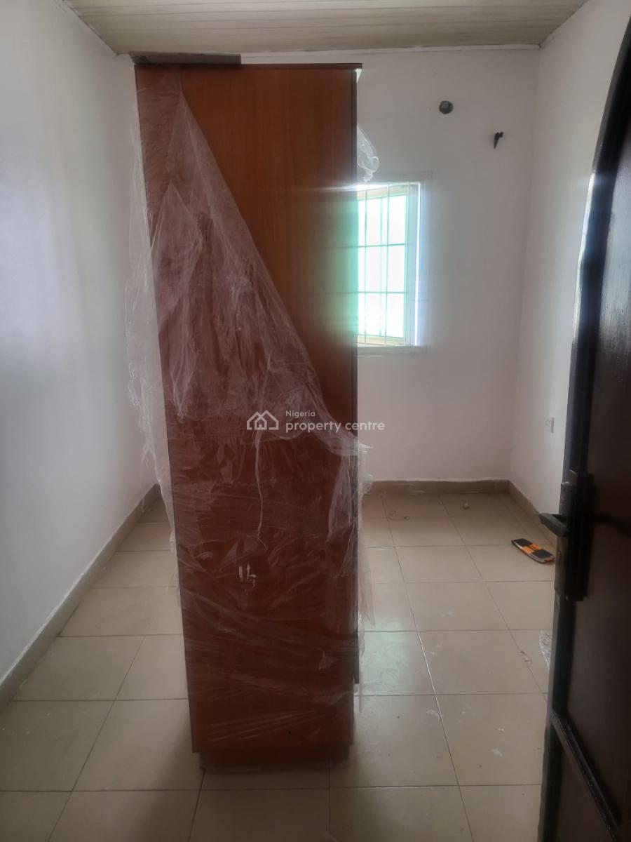 Renovated Mini Flat, Lekki Phase 1, Lekki, Lagos, Flat / Apartment for Rent
