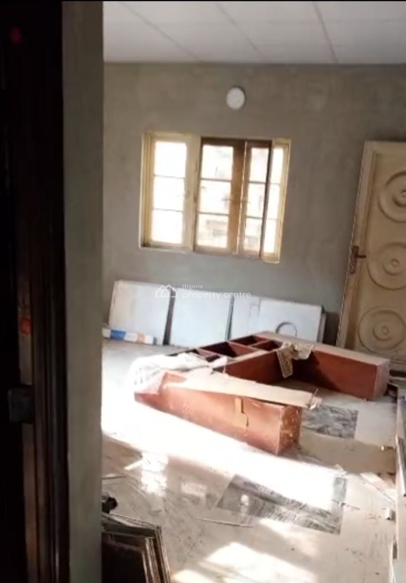 Nicely Renovated Portable 3 Bedroom Up Flat 3t 2b, 2 Rooms Ensuite All, in Secured Estate at Medina Estate Gbagada, Medina, Gbagada, Lagos, Flat / Apartment for Rent