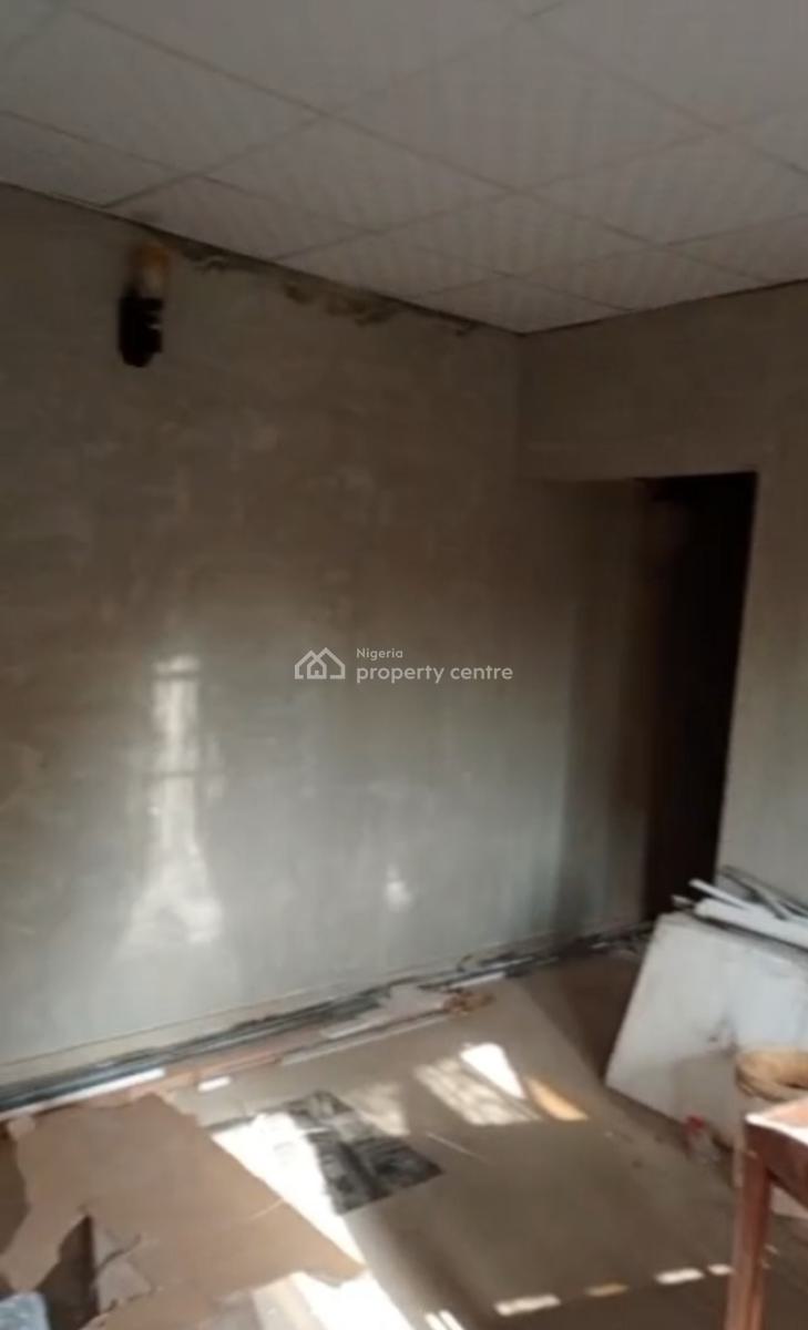 Nicely Renovated Portable 3 Bedroom Up Flat 3t 2b, 2 Rooms Ensuite All, in Secured Estate at Medina Estate Gbagada, Medina, Gbagada, Lagos, Flat / Apartment for Rent