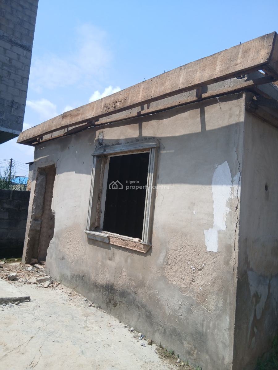 Decent Bungalow, Makoko, Yaba, Lagos, Detached Bungalow for Sale
