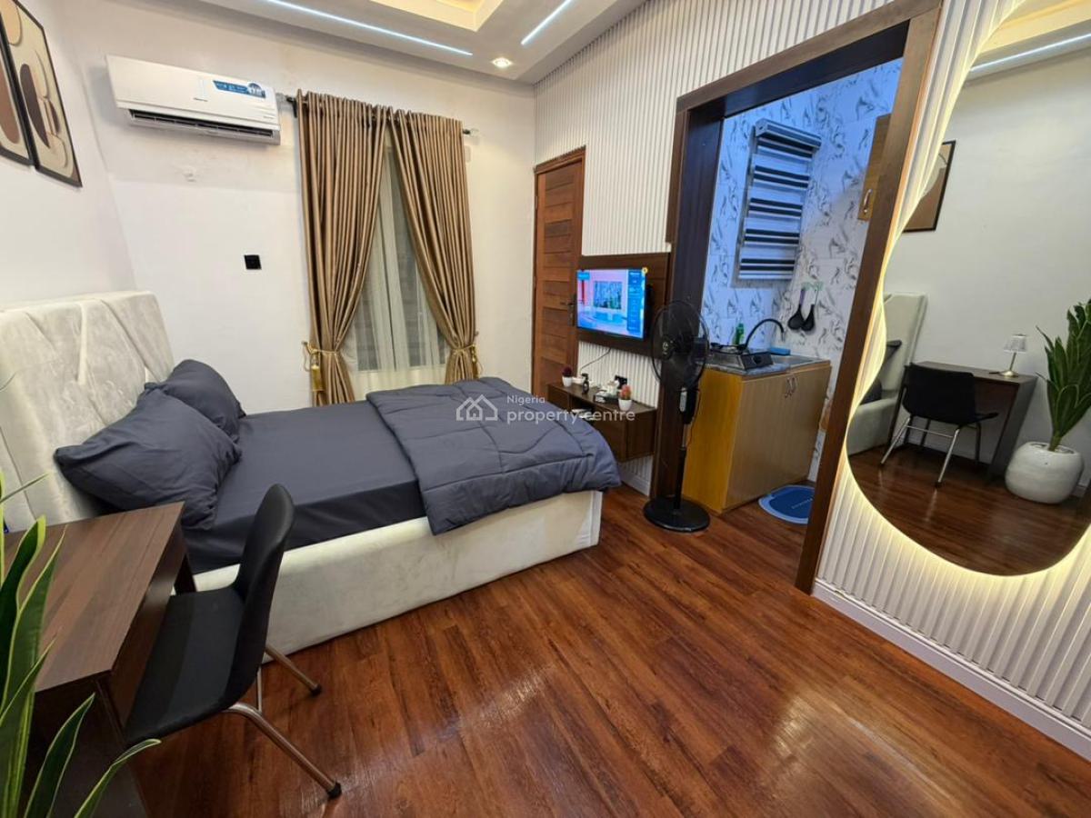 Cozy New Studio Apartment with Constant Power Supply, Yaba, Lagos, Flat / Apartment Short Let